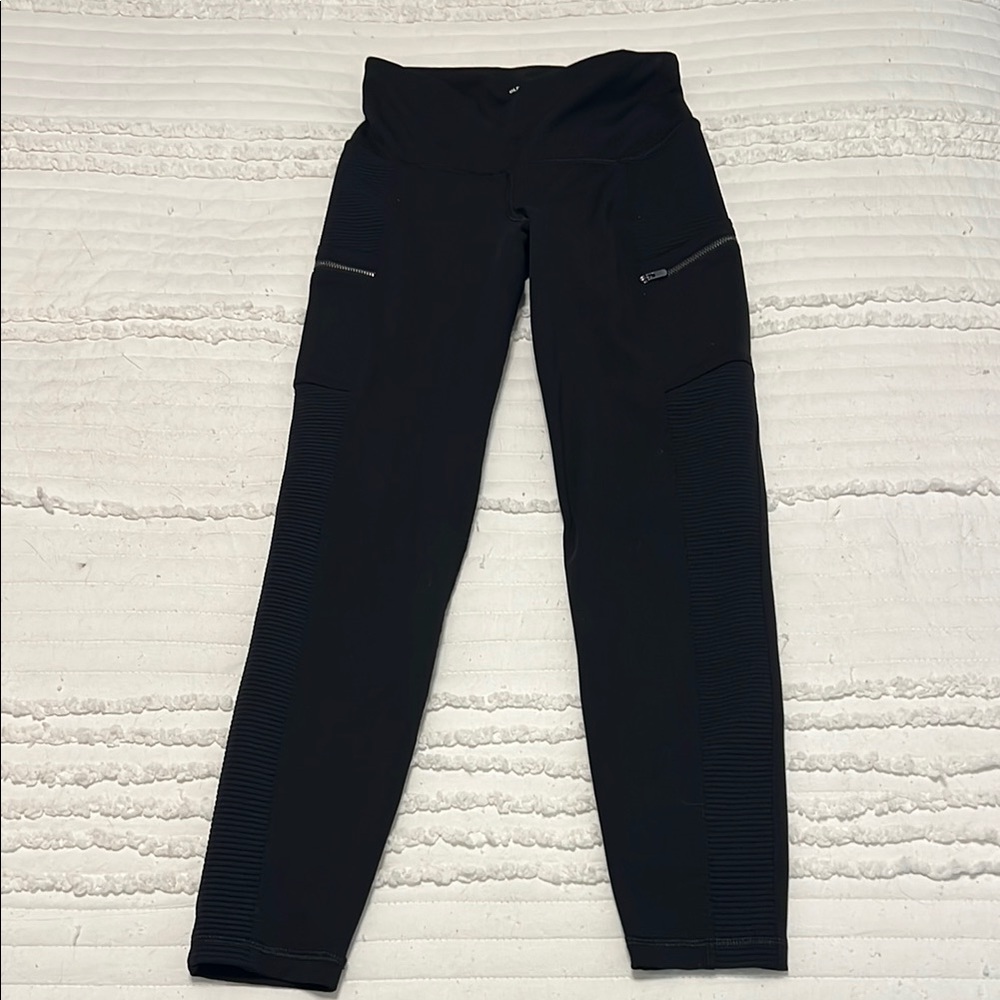 Sleek Black Leggings with Ribbed Accents